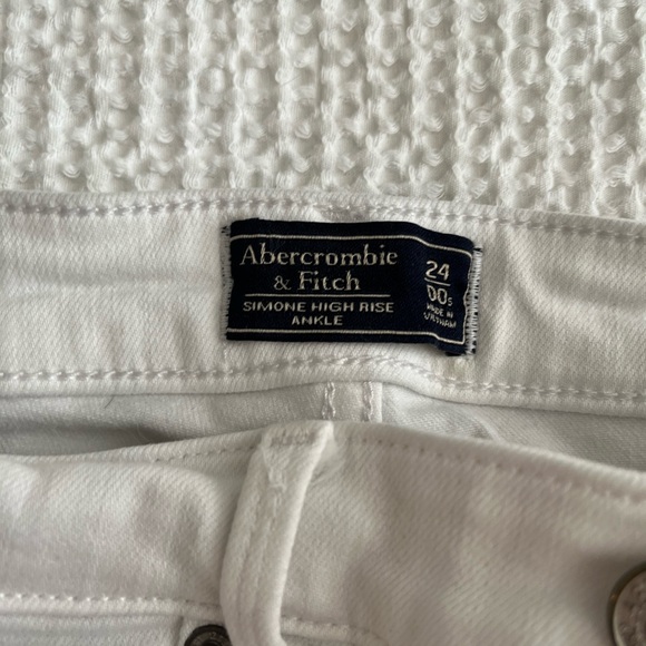 Abercrombie jean - Picture 2 of 2